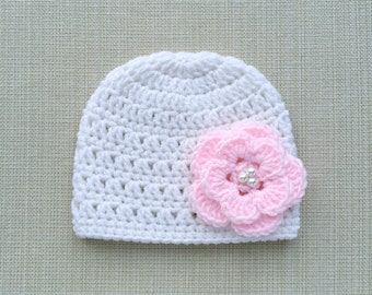 White newborn hat with flower, Crocheted baby girl hats 0-3 months, Newborn girl beanie for coming home from hospital, New baby girl gift