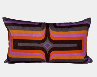 Cojín estampado de terciopelo geométrico - Rosa + Morado