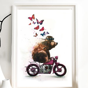 Illustration d'un ours sur un scooter rose, envol de papillons, impression sur papier dessin.  Décoration murale ou carte.