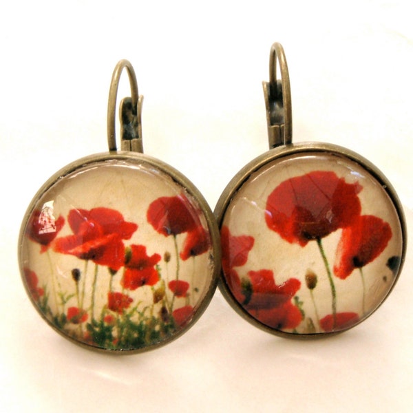 Boucles d'oreille asymétriques, coquelicots vintage, en bronze et verre.