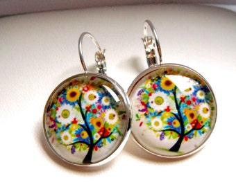 Cabochon earrings "the tree of life". Boucles d'oreille : arbre de vie multicolore.