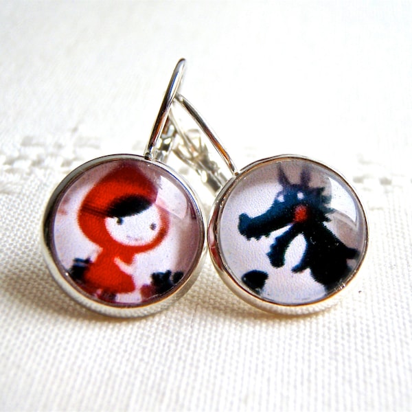 Earrings: Little Red Riding Hood. Boucles d'oreille, en métal argenté, le petit chaperon rouge et le loup. Bijoux enfant ou adulte.