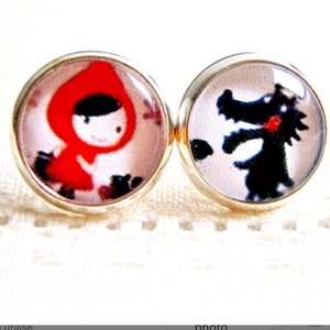 Earrings: Little Red Riding Hood. Boucles d'oreille, en métal argenté, le petit chaperon rouge et le loup. Bijoux enfant ou adulte. Puces 1.2 cm