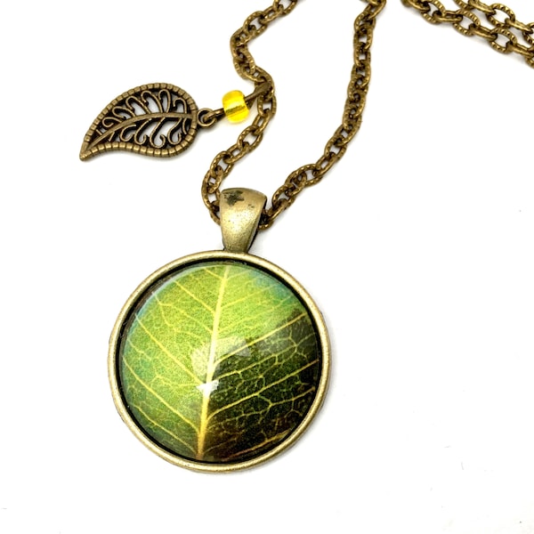 Necklace green leaf, bronze, glass, pearl of loose stones.
