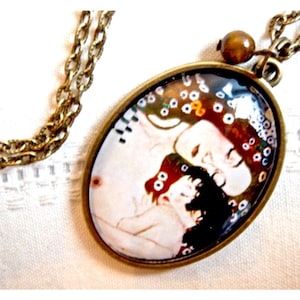 Klimt&#39;s mother and child retro vintage sautoir necklace, with bronze chain, tiger&#39;s eye pearl.