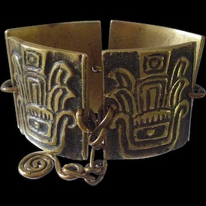 Formidable M. BUFFET Marcel Buffet Signed French 1970s Mid-century Golden Bronze LINK BRACELET with Pre-Columbian Aztec Design ~ 163 Grams