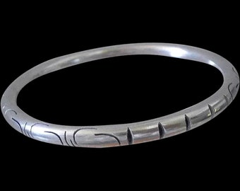 SCINTILLATING Taxco Mexico 1980’s Handwrought Modernist Sterling Silver Pierced Shadow Box CYLINDRICAL BANGLE Bracelet ~ 20 Grams