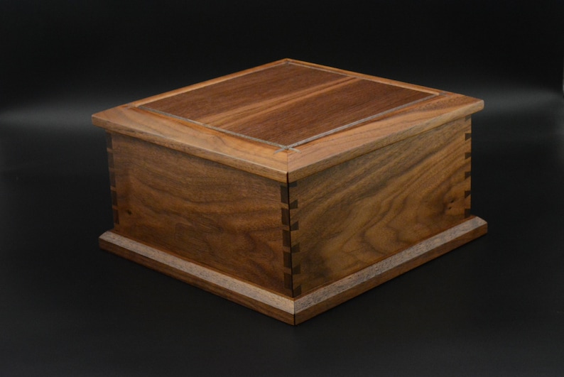 Dovetail Box Made in WALNUT Jewelry Trinket Keepsake Ornamental Fine