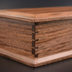 Dovetailed box in WALNUT trinket keepsake jewelry pen pencil ornamental fine woodwork treasure valet handmade handcrafted