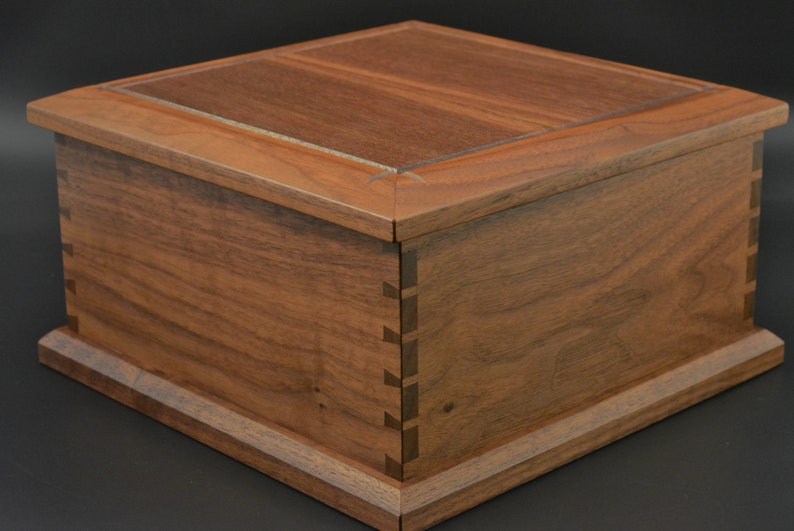 Dovetail Box Made in WALNUT Jewelry Trinket Keepsake Ornamental Fine