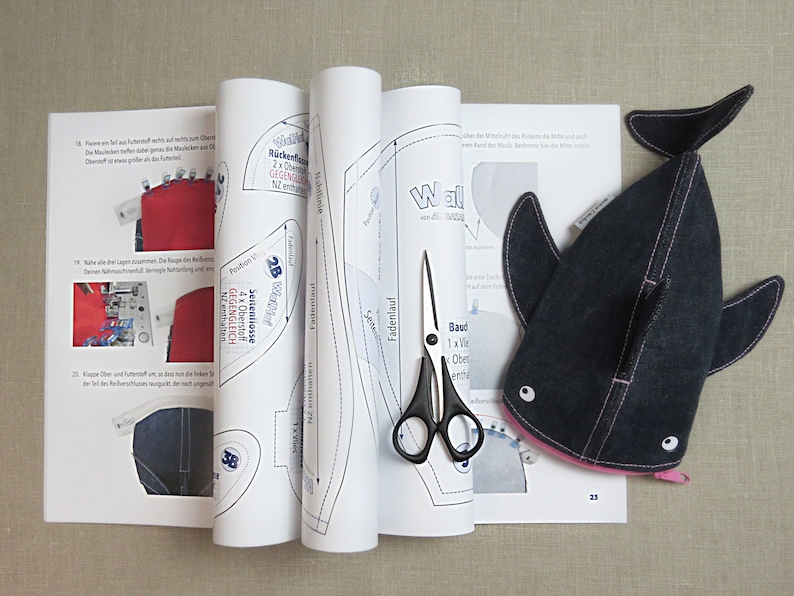 Booklet Pattern and Tutorial for a WhaleShark pencil case ONLY in German sorry image 4