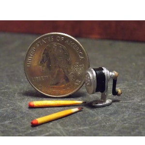 Dollhouse Miniature Pencil Sharpener & Pencils 1:12 scale Z321 Dollys Gallery
