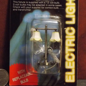 Dollhouse Miniature Electric Light Modern Table Lamp Tulip 1:12 inch scale C105