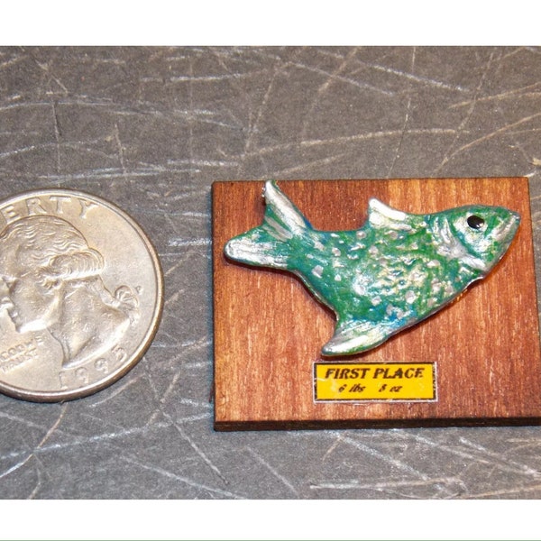 Dollhouse Miniature Fish Trophy Award Plaque 1:12 inch scale Z29 Dollys Gallery