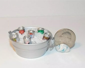 Casa de muñecas miniatura bañera con hielo y puede beber refrescos 1:12 escala de 1 pulgada D67 Dollys Gallery