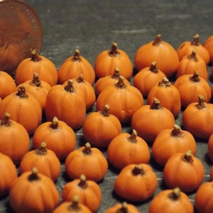 Dollhouse Miniature Fall Halloween Pumpkins Set of 10 1:24 One Half Inch Scale B374 Dollys Gallery