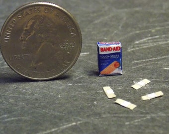 Dollhouse Miniature Medicine Bandages and Box 1:12 One Inch Scale B460 Dollys Gallery