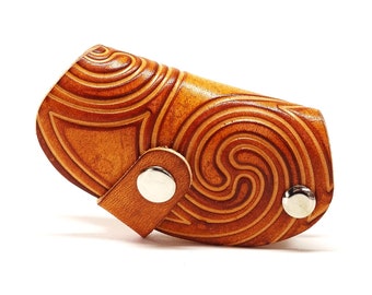 Leather Keychain Key Case Saddle OX Swirl Light Customizable Handmade in Germany Vickys World