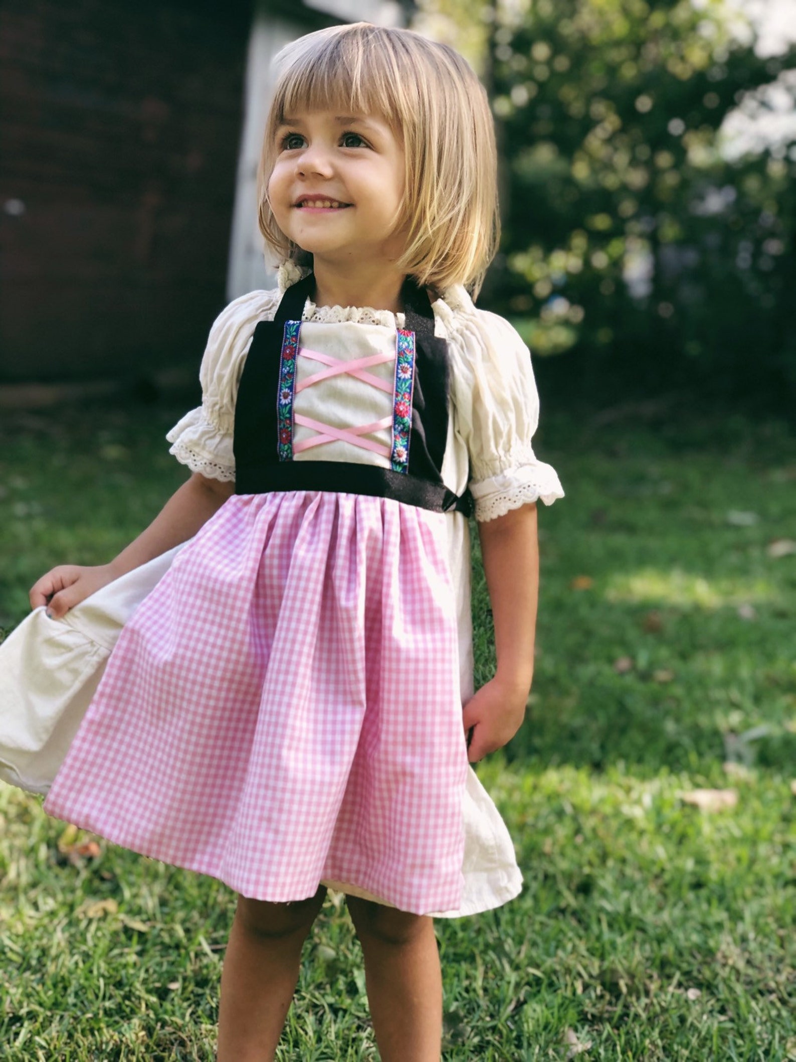 Oktoberfest Bavarian Dirndl Apron. Toddler / girl costume.