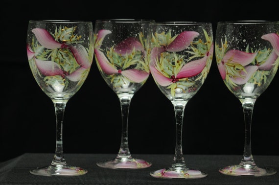 Hand Painted Wine Glass Set Ribbon And Holly Matched Set Etsy