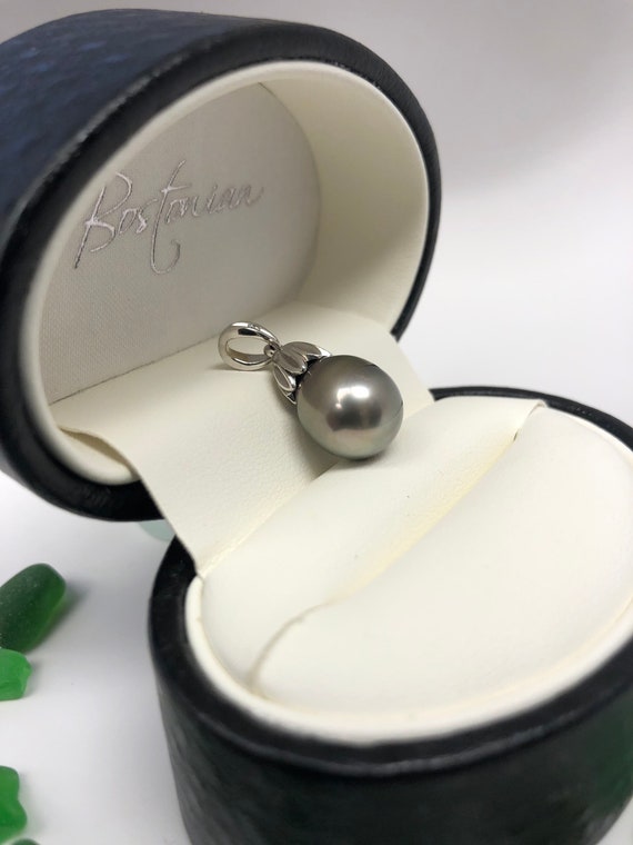 Tahitian Grey Pearl Pendant - image 3