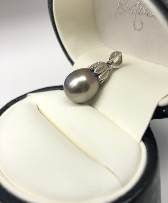 Tahitian Grey Pearl Pendant - image 2