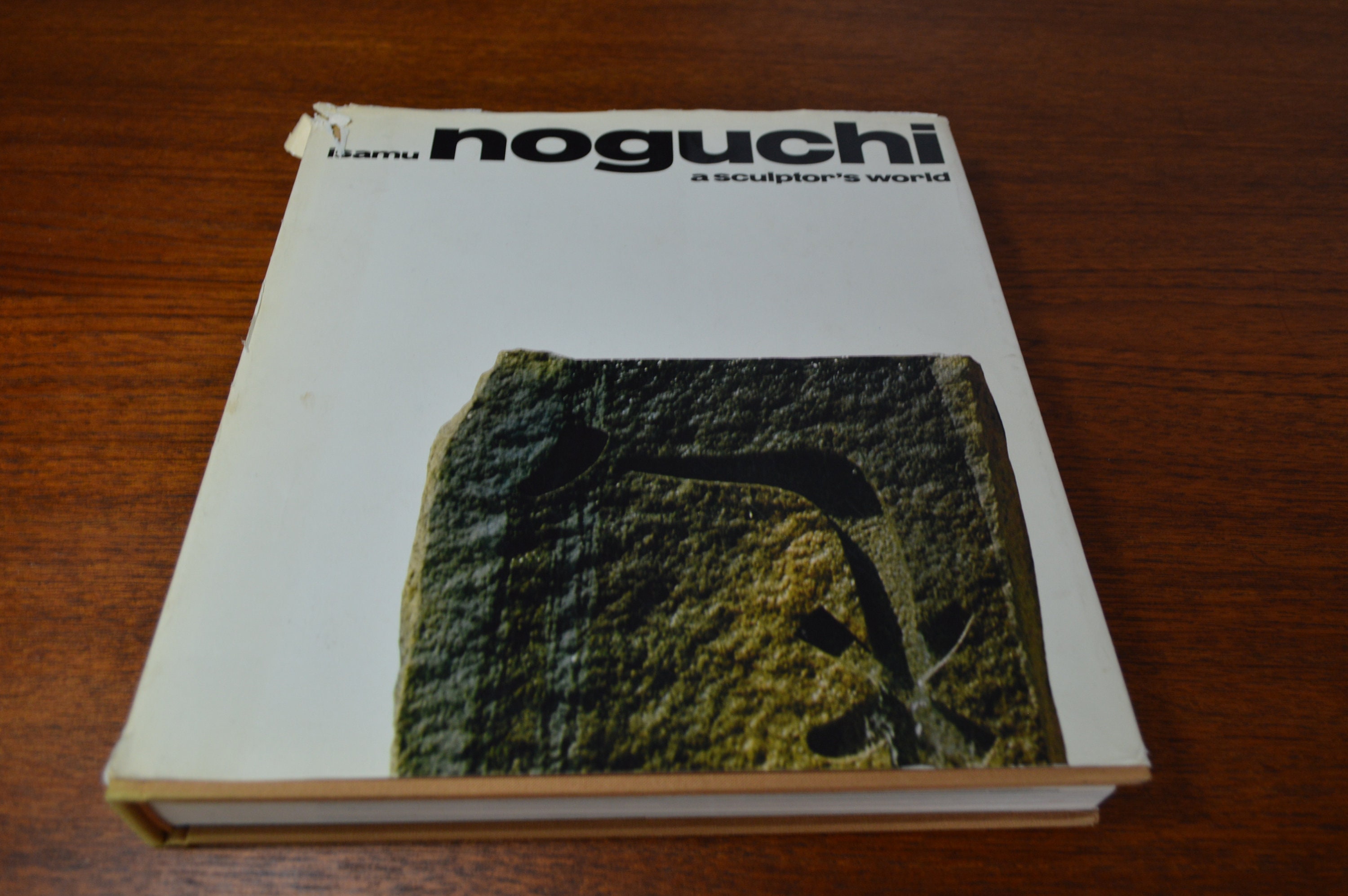 イサム・ノグチ a sculptor's world