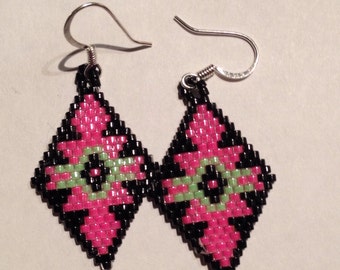 Geometric pattern earrings