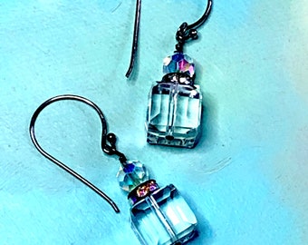 Boucles d’oreilles goutte en argent sterling cubes en cristal Jeans bijoux Petites boucles d’oreilles pendantes cadeau pour ses boucles d’oreilles en cristal Boucles d’oreilles minimalistes