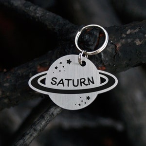 Saturn Haustiermarke mit Gravur - Hundemarke aus Edelstahl mit Gravur