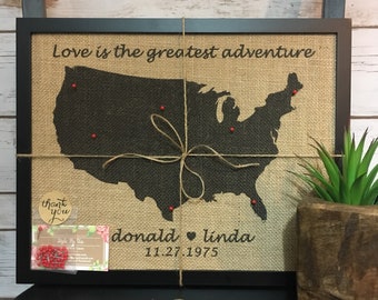 Mapa de viaje de Estados Unidos enmarcado con chinchetas de arpillera de 11 x 14 pulgadas, mapa del mundo, mapa de Estados Unidos con chinchetas, tablero de corcho, aniversario, día de San Valentín, boda
