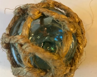 Flotador de pesca japonés de vidrio de 9,5 cm, con red antigua y pesada, para decoración de casa de playa.