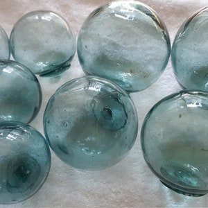 Group of 8 Japanese Glass Fishing Floats, 2.53.5 Glass Float, Antique Float Bild 2