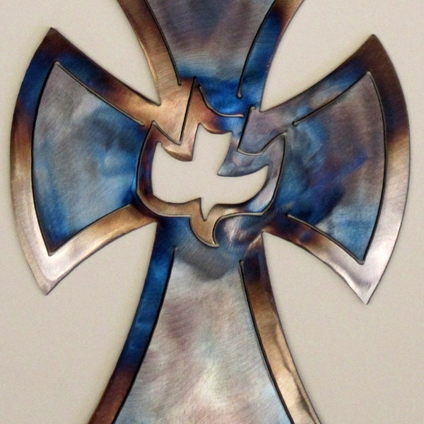 Croix chrétienne en métal avec colombe