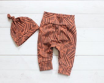Last hat in size newborn//Baby Pants in Organic Rust Spikes Print, Newborn Gift, Baby Top Knot Hat, Baby Joggers, Baby