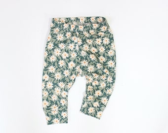 RTS//Leggings in Green/Pink Floral Print. Baby Girl Leggings. Modern Flower Leggings. Toddler Leggings.  Baby Shower Gift. Baby Leggings