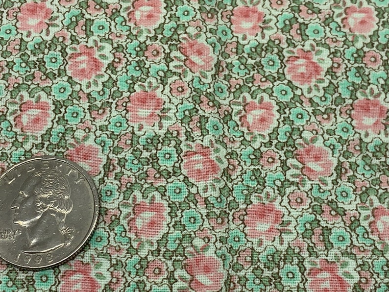 Mint and Light Olive Green Vintage 100 /% Cotton Fabric Multiple Pieces
