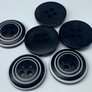 6 - 5/8&quot; ROUND BUTTONS