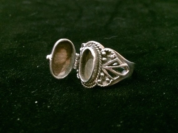 5 1/2 Sterling Silver Poison Poison Ring .925 Size