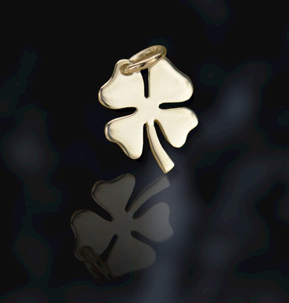 Collana in Seta Giapponese con pendente a forma di Trifoglio