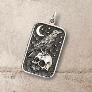 Sterling Silber Schädel und Rabe Anhänger 29 x 15 mm, detaillierte Schädel und Rabe Schmuck, Geschenk für sie, Geburtstagsgeschenk für Mitarbeiter