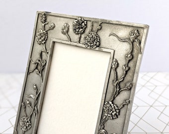 Vintage Seagull Pewter Triple Oval Frame with Bow