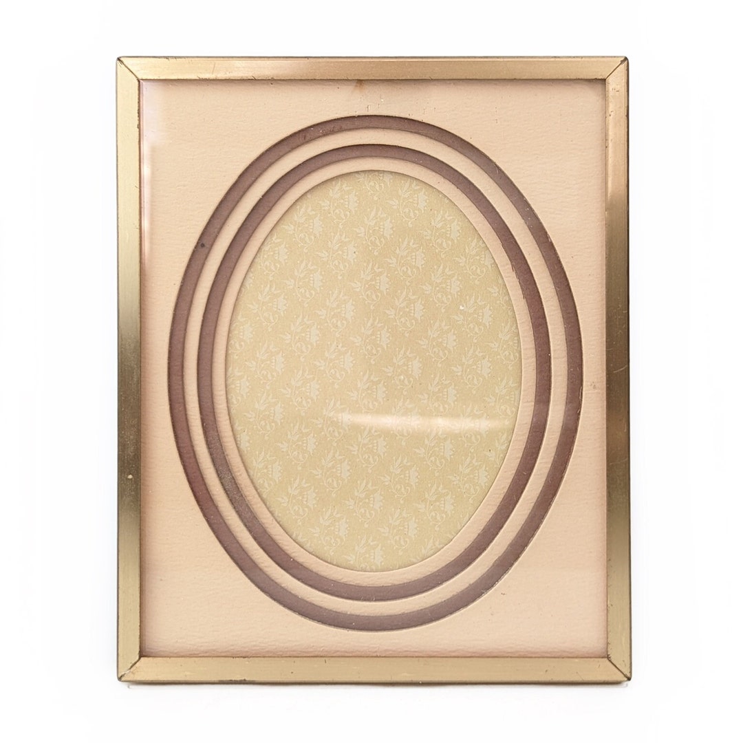 Vintage Gold Tone Frame With Oval Matte Liner, Small Metal Tabletop ...