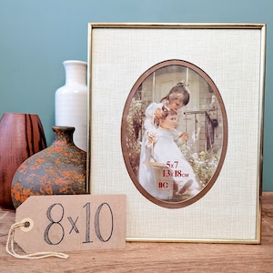 Gold Tone 8x10” Metal Picture Frame/ Minimalist 8x10” Gold Photo Frame/ 70s Decor Frame