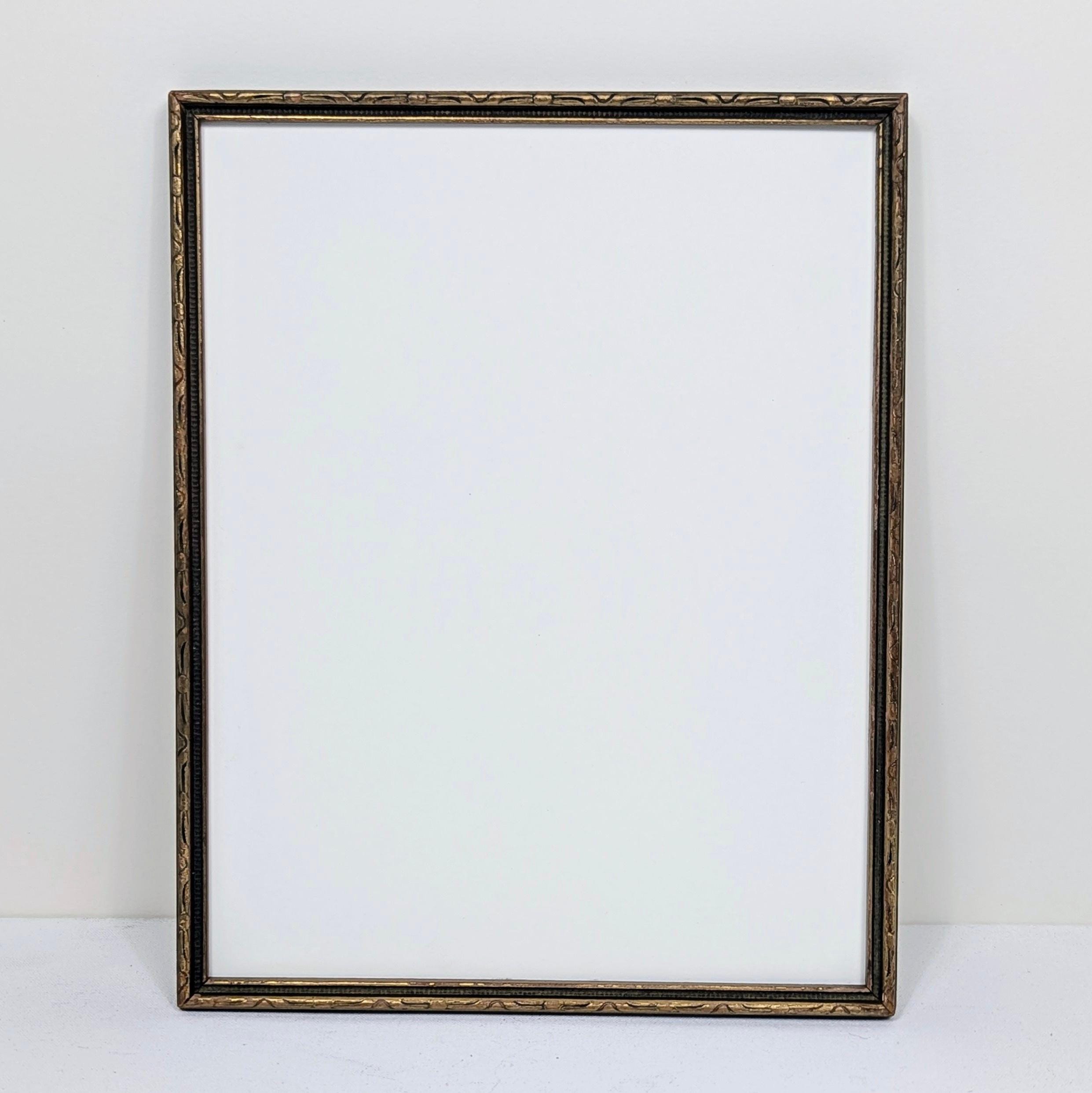 アンティーク　額縁 1940年代のヴィンテージ、細身の彫刻が施された木製額縁