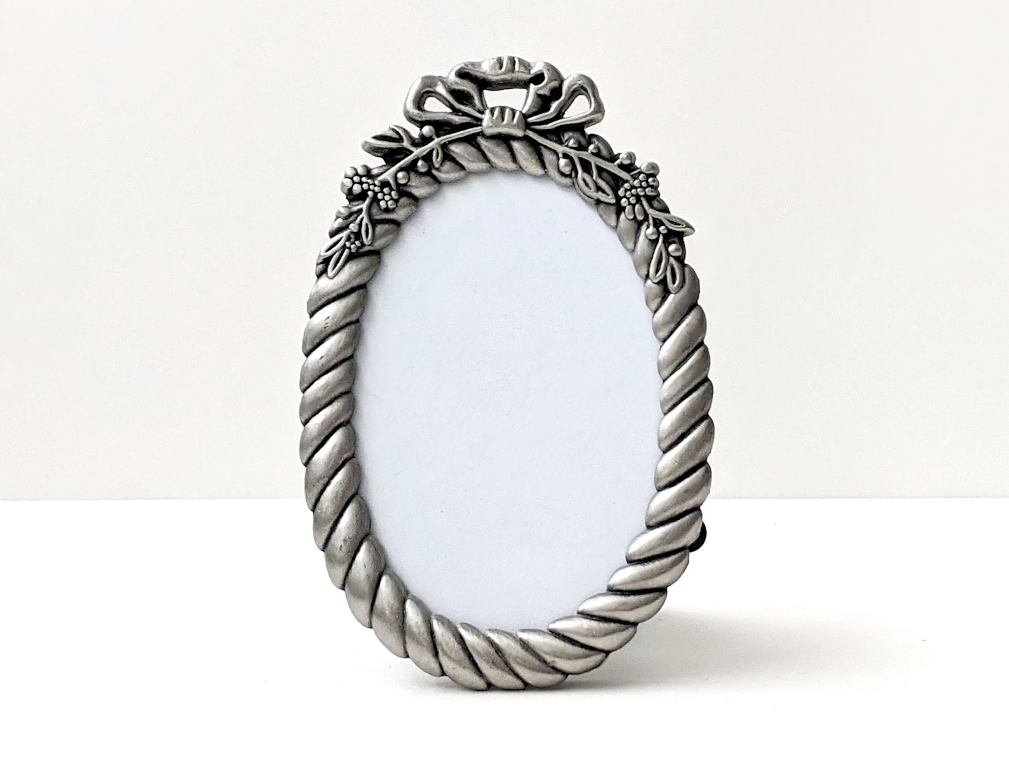 Vintage Oval Metal Frame with Pewter Tone Finish Small Etsy