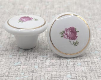 ローズプリントの丸型ホワイトセラミックノブ、円形引き出し取手、直径1.5インチフロント