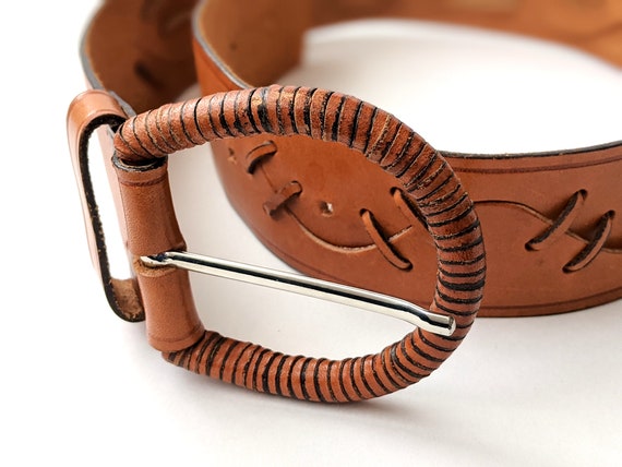 Handmade Leather Belt With Woven Detailing and Leather  display picture 1