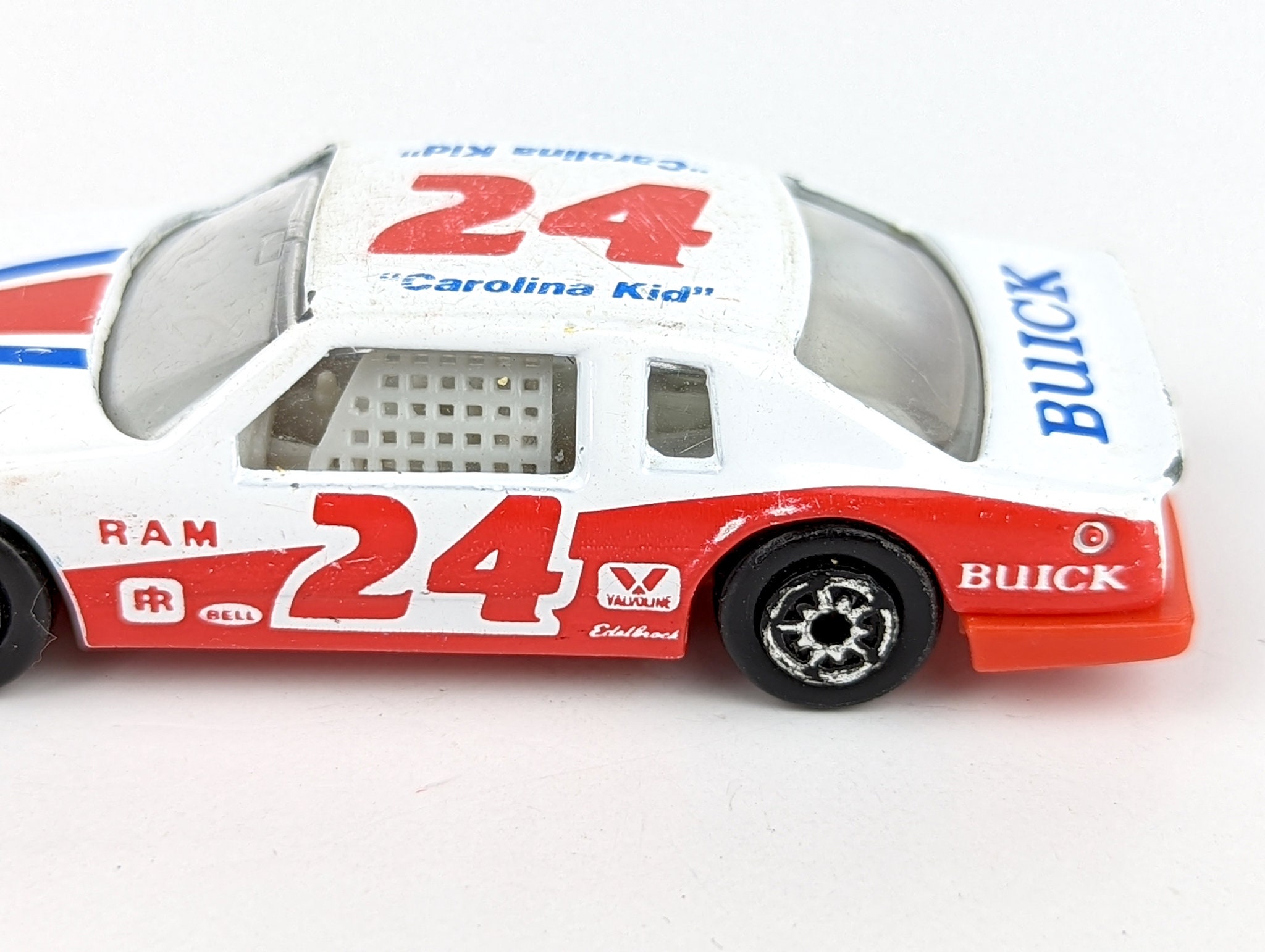 ミニカー SCALE STOCK CAR 1/24 Amazon.com: Monogram 6368 1985 Rookie of the Year Stock Car