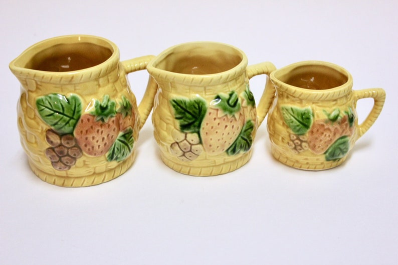 Vintage Ceramic Measuring Cups Country Decor Strawberry Retro Decor